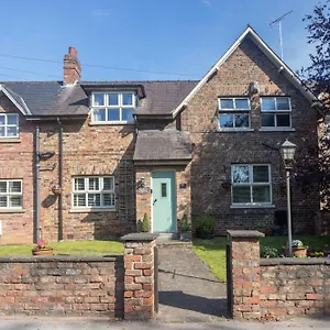 https://pinfold-cottage.yorkshirehotels.net