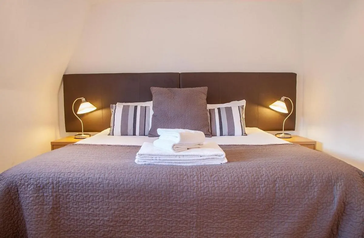 Cs Exclusive Apartments Of Princess Street West End Edinburgh 0*,