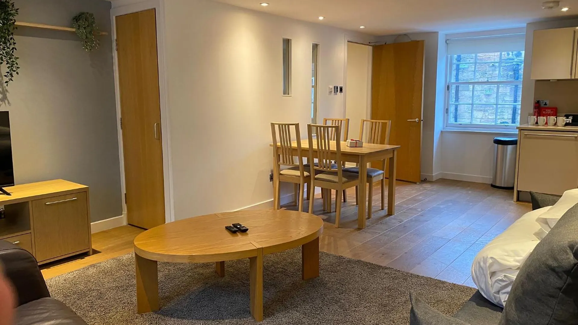 Aparthotel Cs Exclusive Apartments Of Princess Street West End Edinburgh