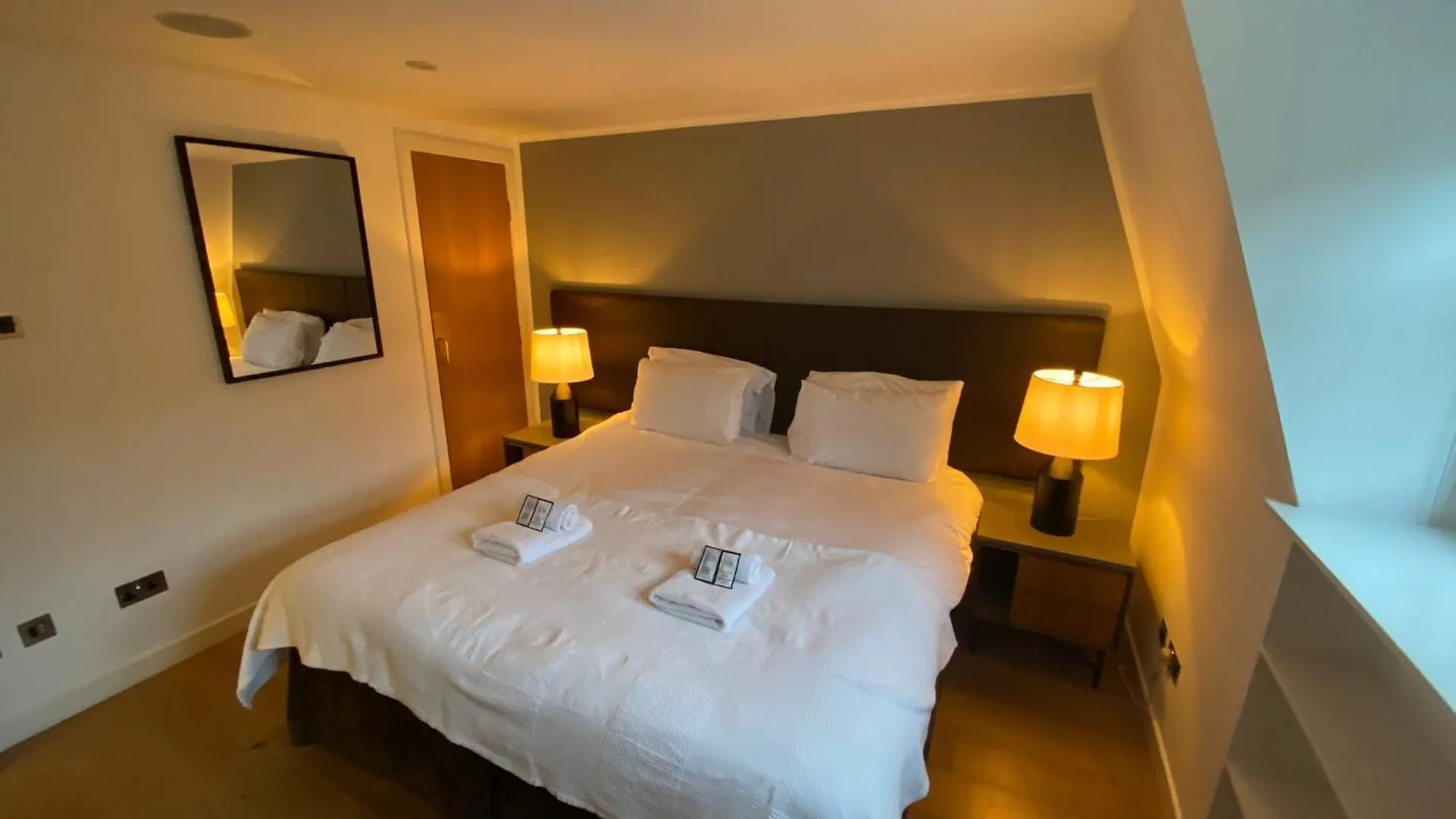 Cs Exclusive Apartments Of Princess Street West End Edinburgh Aparthotel