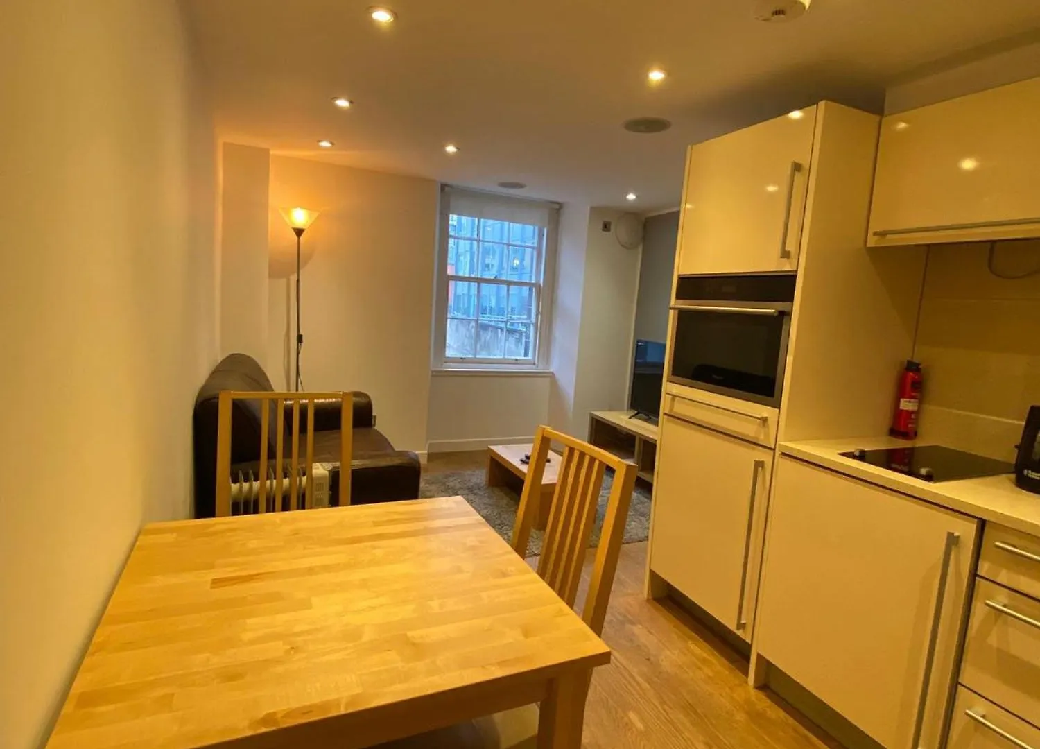 Cs Exclusive Apartments Of Princess Street West End Edinburgh Aparthotel